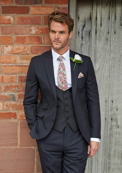 Black Lounge Suit in Slim fit